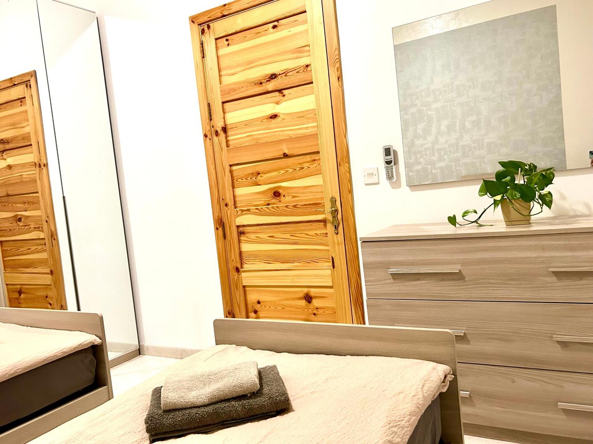 Arzella Apartments Xlendi Stylish Stay Near Beach Local Eats ซเลนดิ ภายนอก รูปภาพ