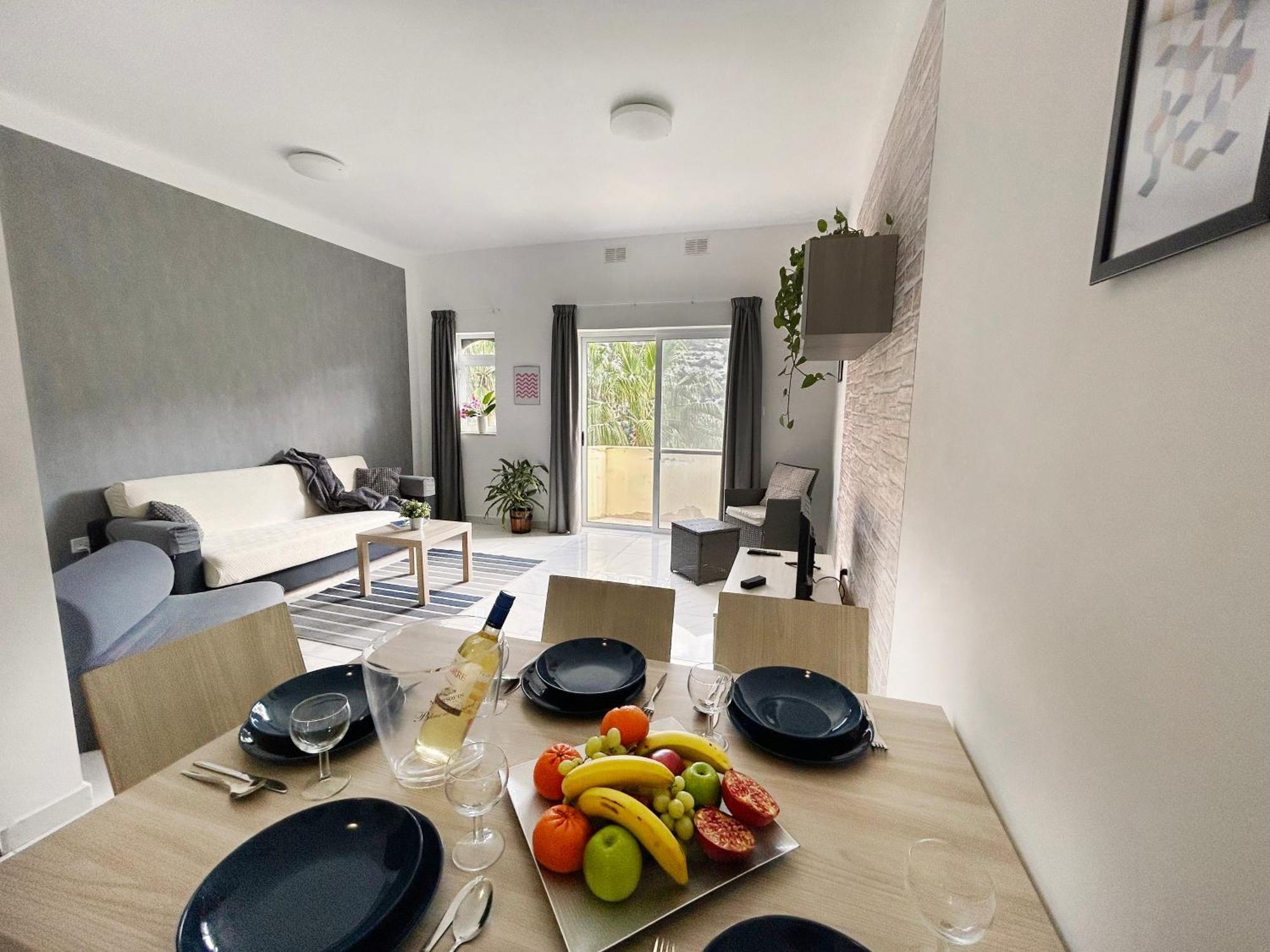 Arzella Apartments Xlendi Stylish Stay Near Beach Local Eats ซเลนดิ ภายนอก รูปภาพ