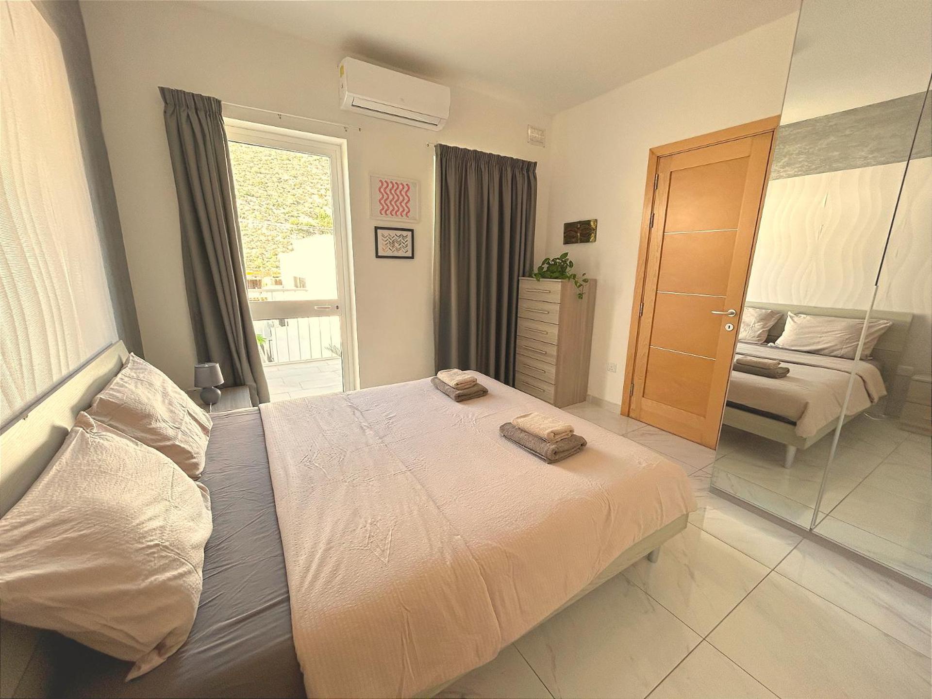 Arzella Apartments Xlendi Stylish Stay Near Beach Local Eats ซเลนดิ ภายนอก รูปภาพ