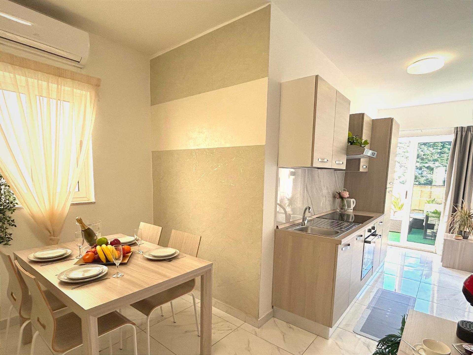Arzella Apartments Xlendi Stylish Stay Near Beach Local Eats ซเลนดิ ภายนอก รูปภาพ