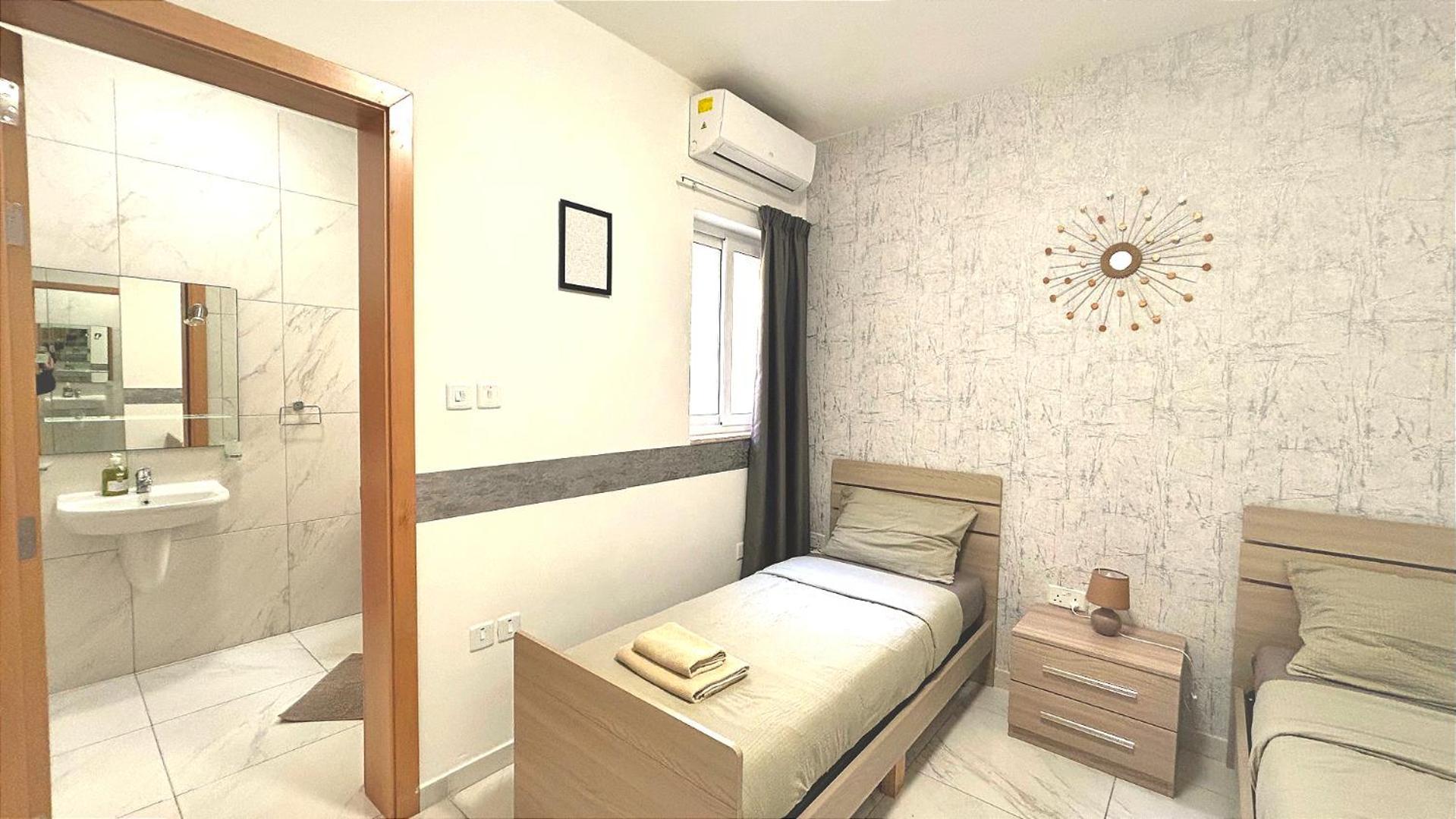Arzella Apartments Xlendi Stylish Stay Near Beach Local Eats ซเลนดิ ภายนอก รูปภาพ