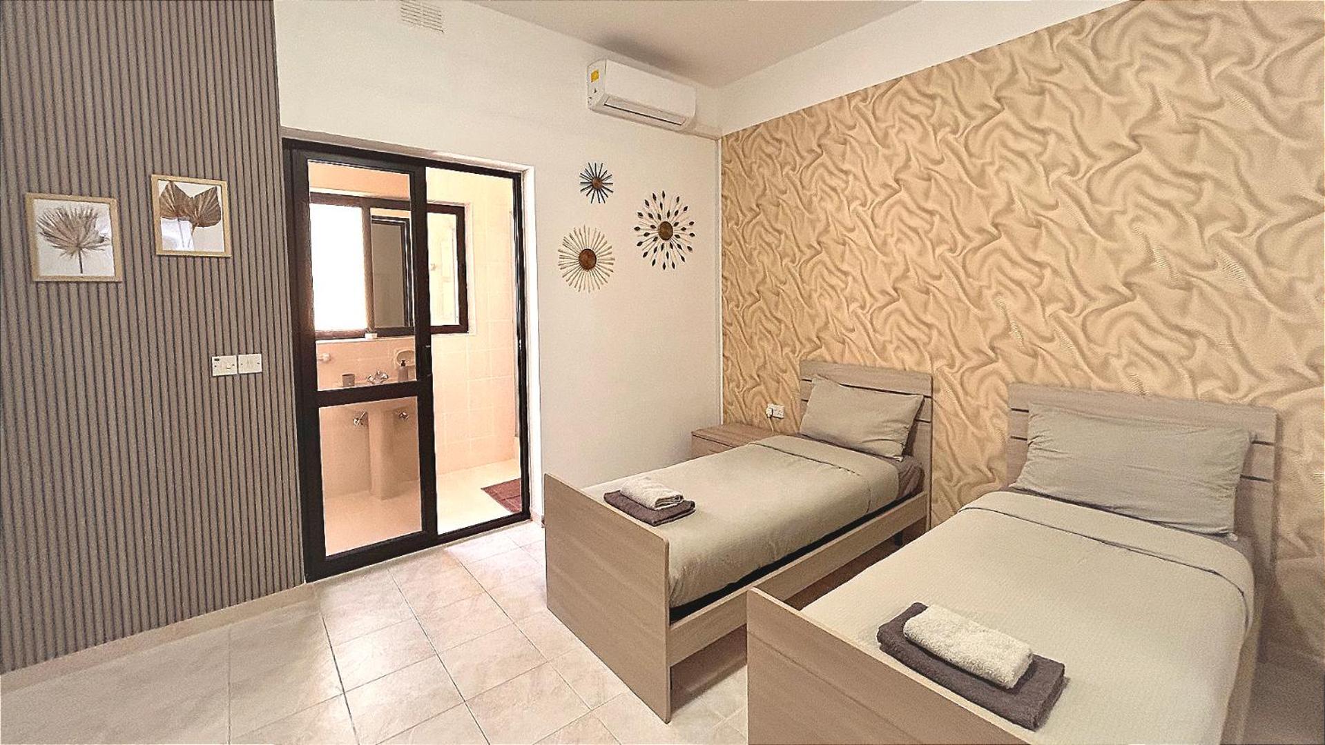 Arzella Apartments Xlendi Stylish Stay Near Beach Local Eats ซเลนดิ ภายนอก รูปภาพ